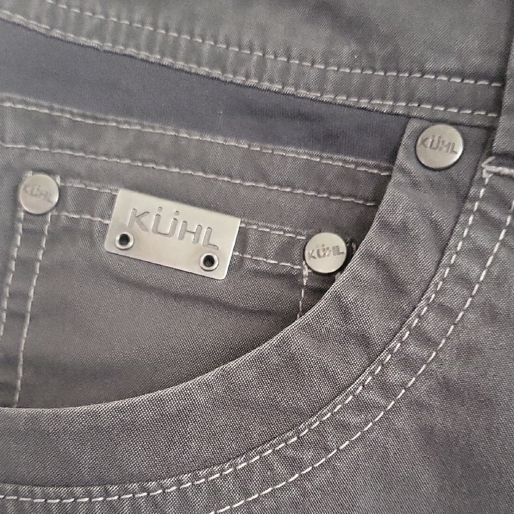 Kuhl Men's Dark Gray Cargo Shorts - Picture 3 of 8